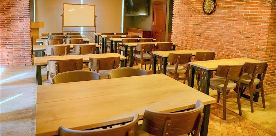 Sarajevo Suit Hotel Коджаели Екстериор снимка