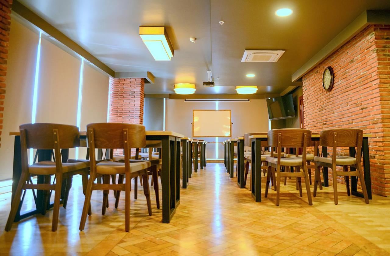 Sarajevo Suit Hotel Коджаели Екстериор снимка